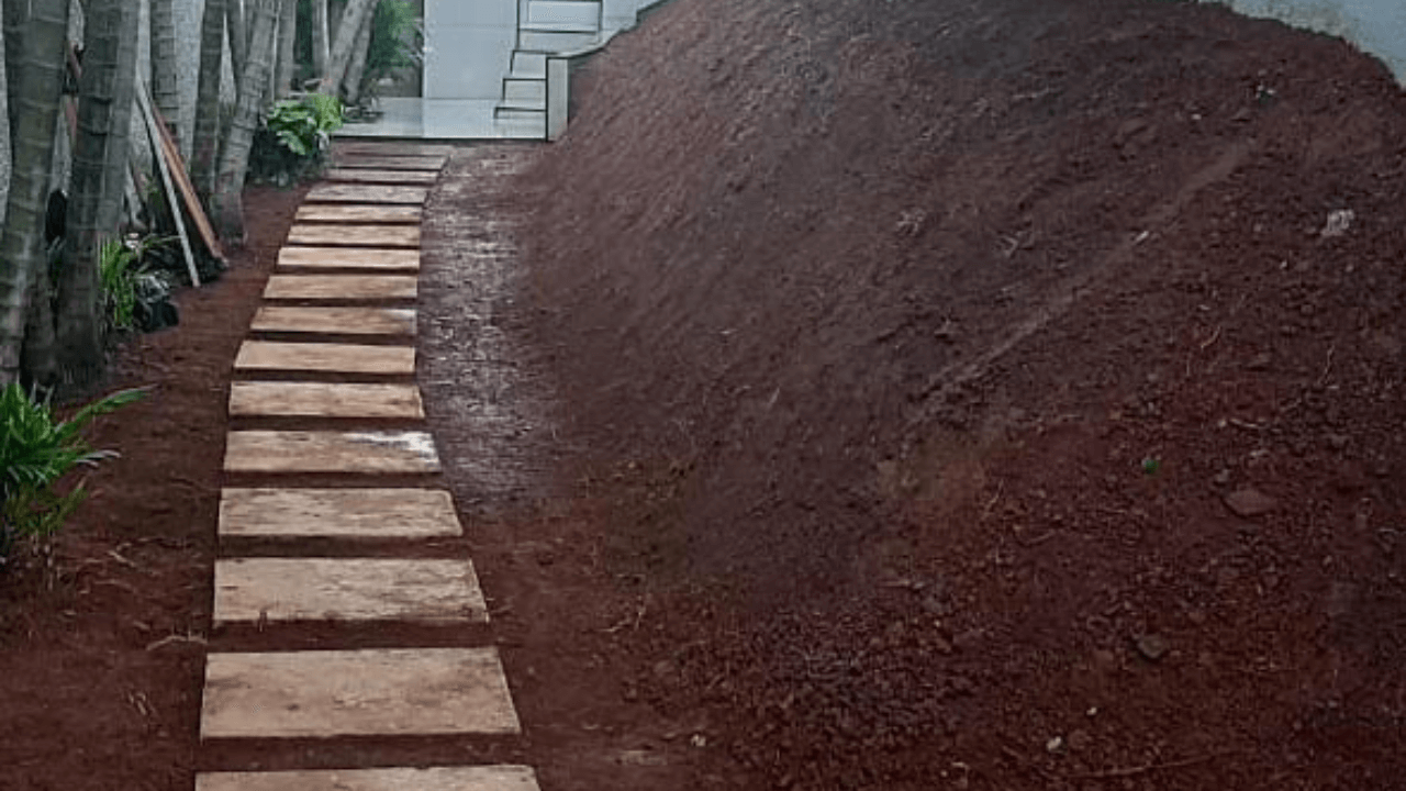 Troca de grama natural por sintética